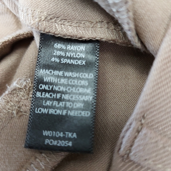 Betabrand 2 pocket pull on flare pants - Picture 6 of 6